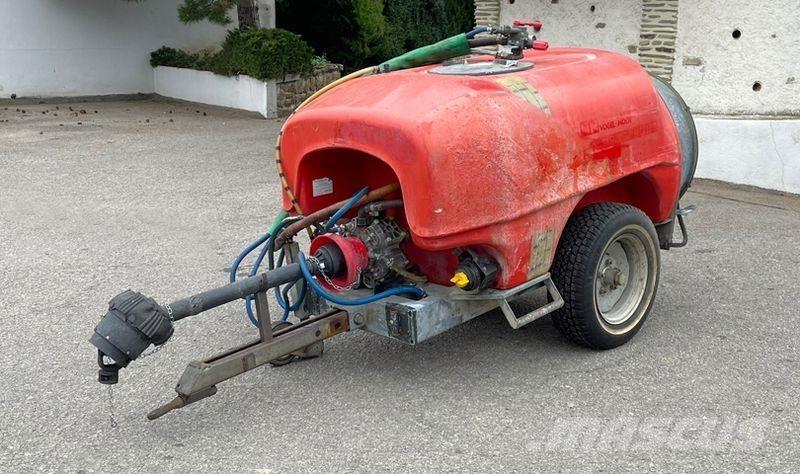 Vogel & Noot 800 L Причіпні обприскувачі