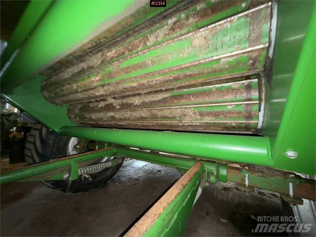 McHale F5500 Рулонні прес-підбирачі