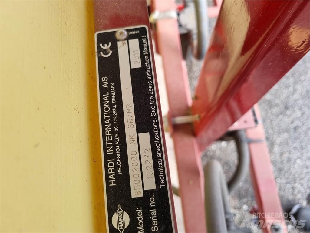 Hardi  Причіпні обприскувачі