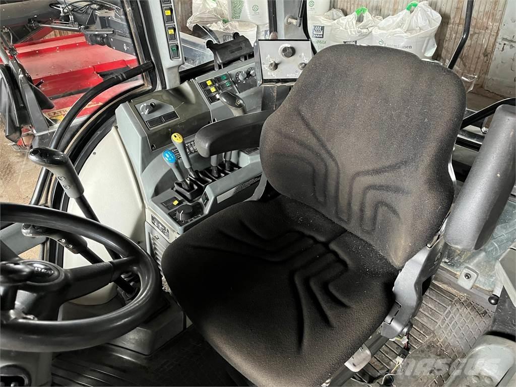 Valtra 170CH Трактори