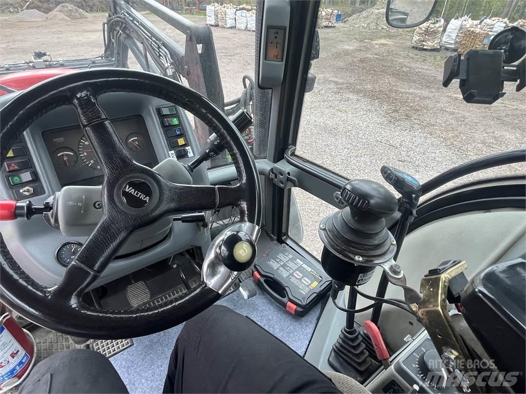 Valtra 6350 Трактори