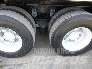 Ford L9000 Самоскиди