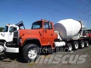 Ford LT9000 Вантажівки / спеціальні