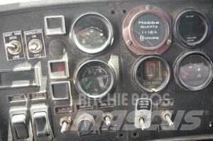 Mack RD688S Снігоочищувальні ножі та плуги