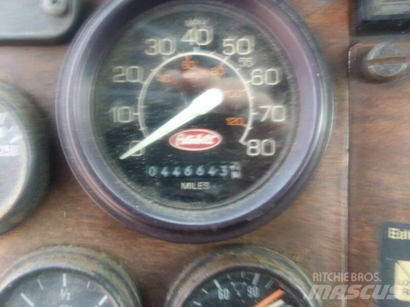 Peterbilt 377 Шасі з кабіною