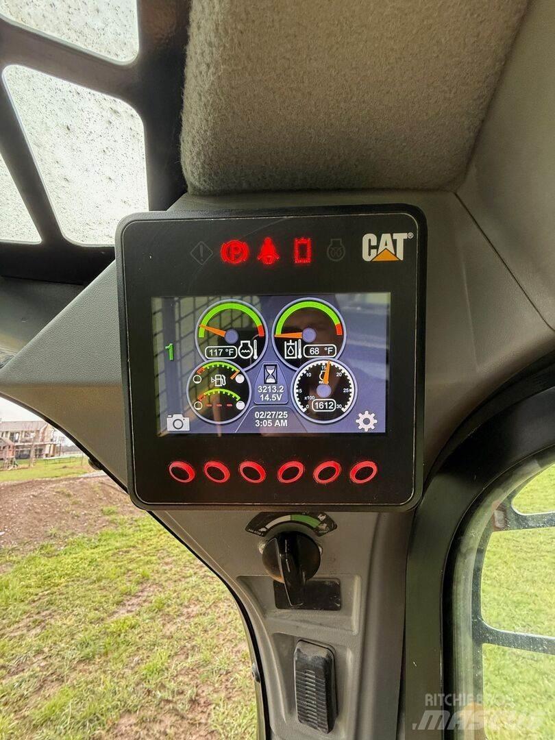 CAT 299D2 Міні-навантажувачі