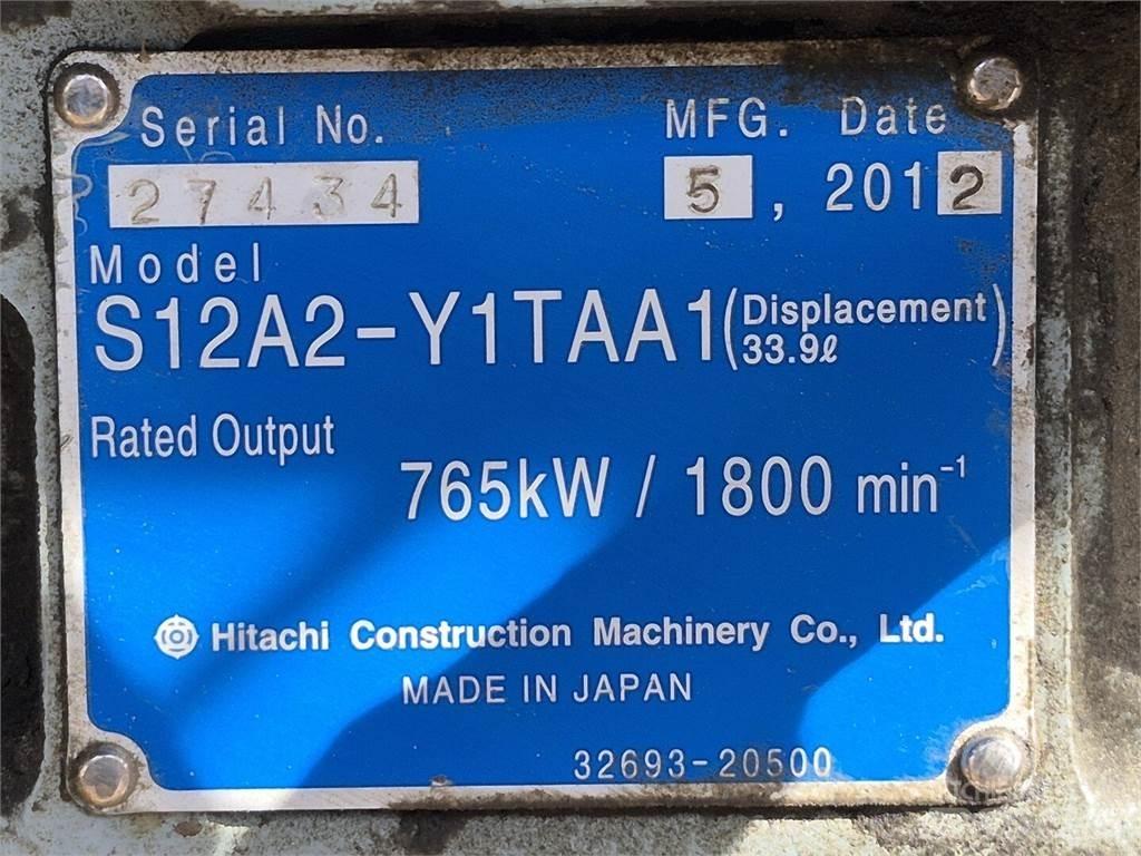 Hitachi S12A2-Y1TAA1 Двигуни