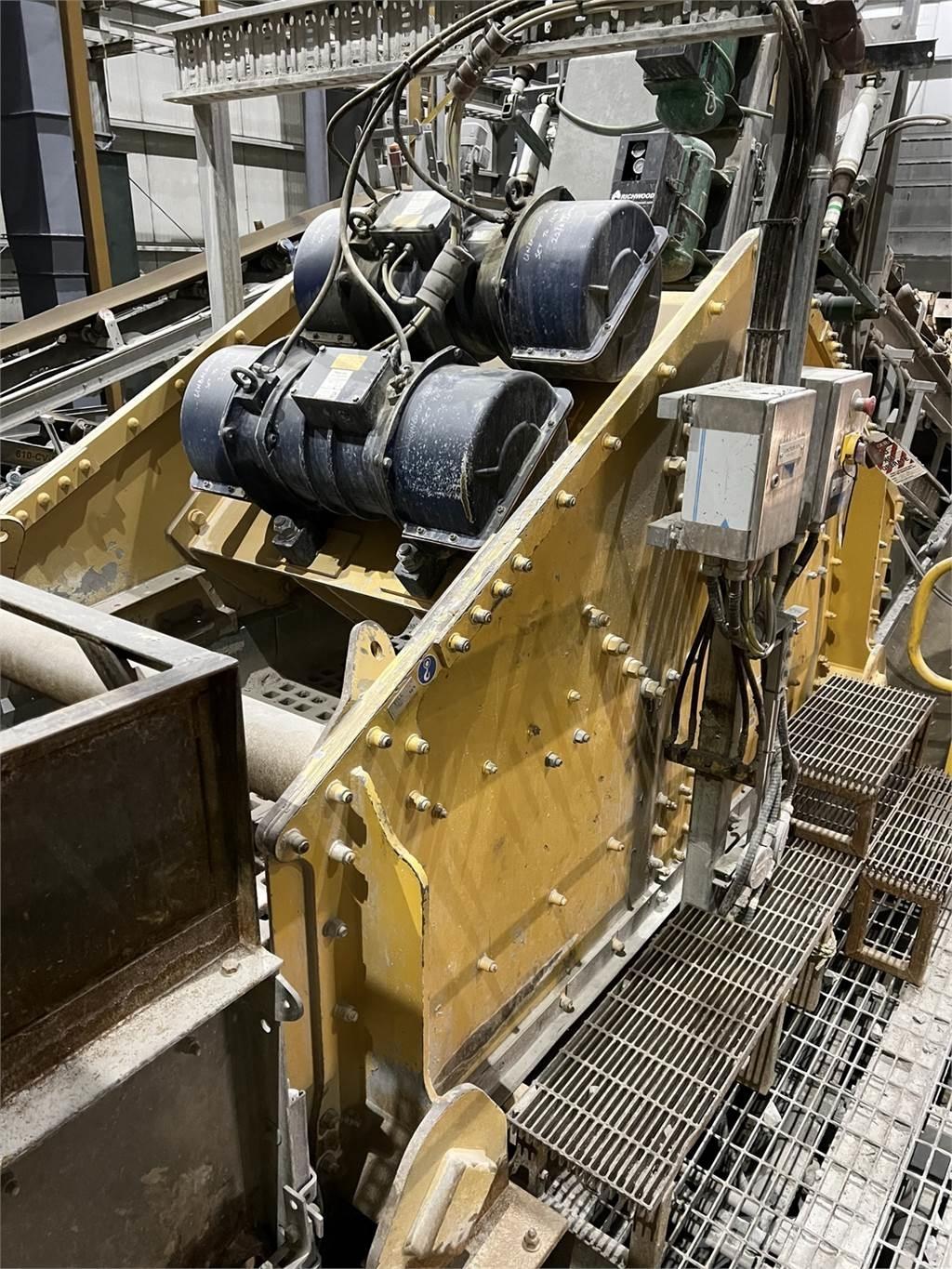  JOEST SUE 1220 X 2450 Миюче обладнання