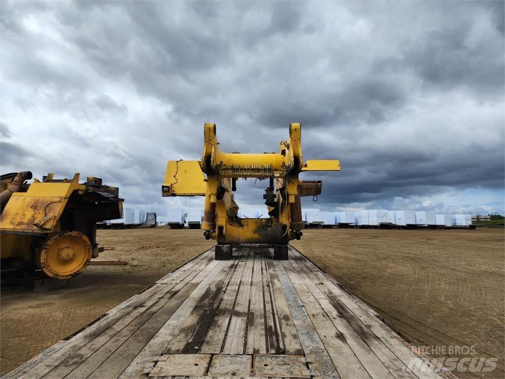 Komatsu  Зчленовані самоскиди
