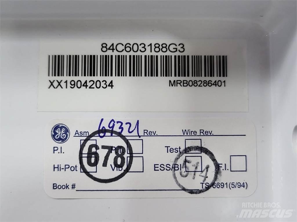 Komatsu 58E-43-00400 Зчленовані самоскиди