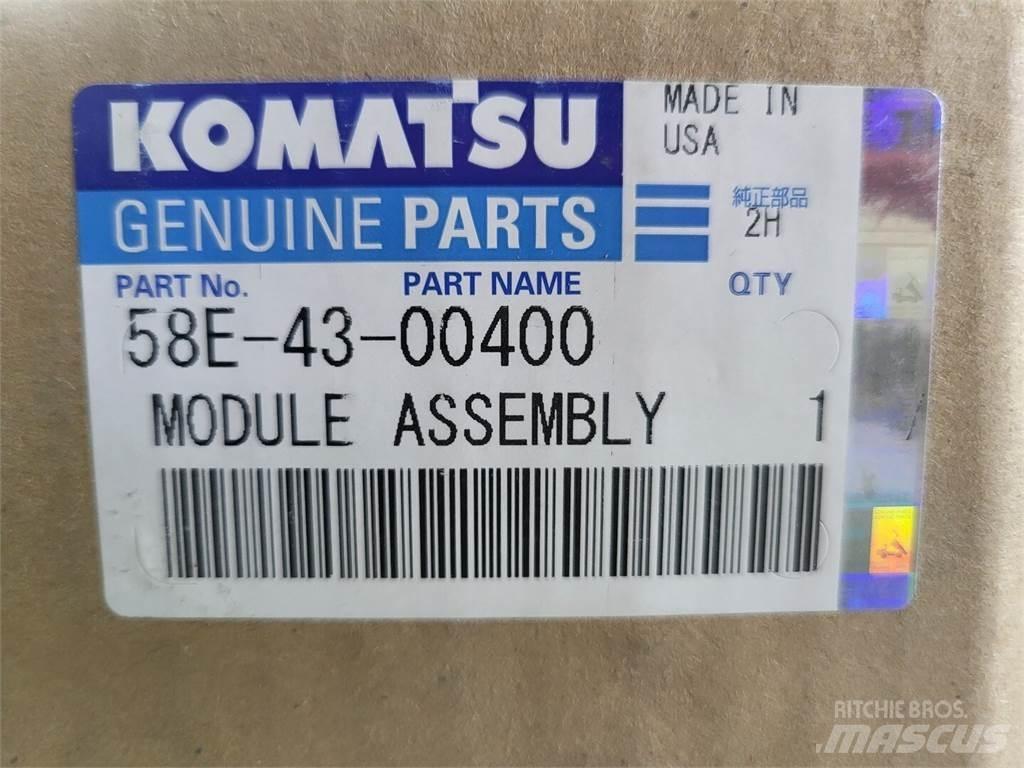 Komatsu 58E-43-00400 Зчленовані самоскиди
