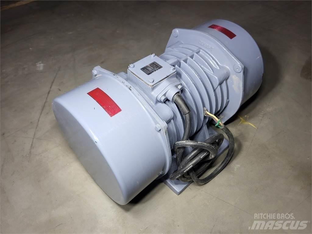  URAS KEE-13-6B Промислові двигуни