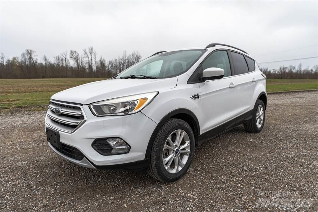 Ford ESCAPE Вантажівки / спеціальні
