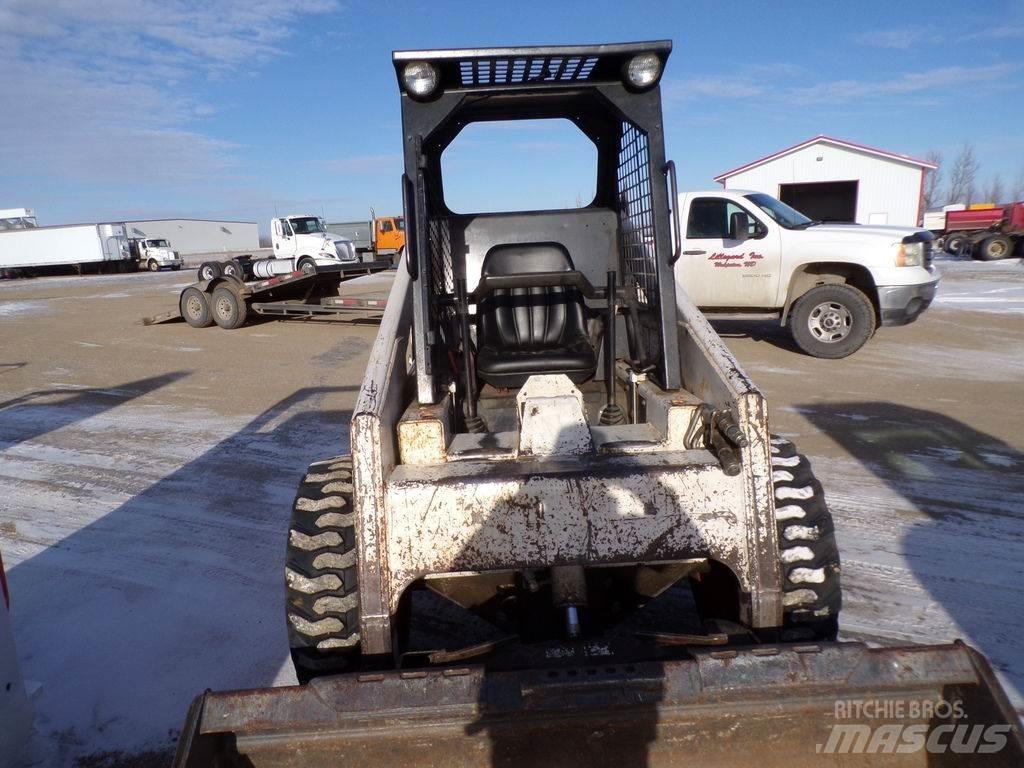 Bobcat 843B Міні-навантажувачі