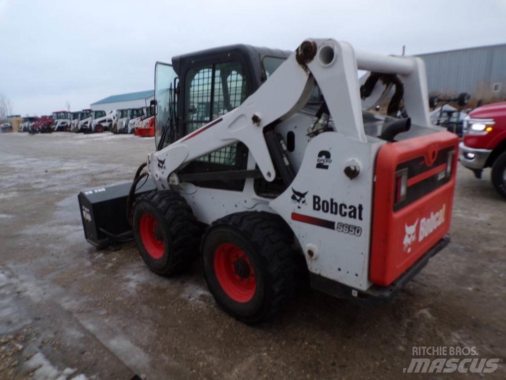 Bobcat S650 Міні-навантажувачі