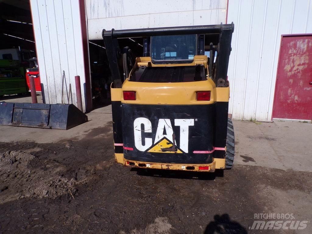 CAT 232 Міні-навантажувачі