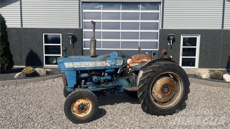 Ford 3000 Трактори