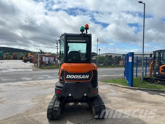 Develon Dx27z Гусеничні екскаватори