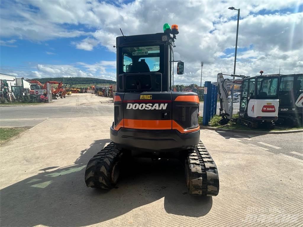Doosan DX50z Гусеничні екскаватори