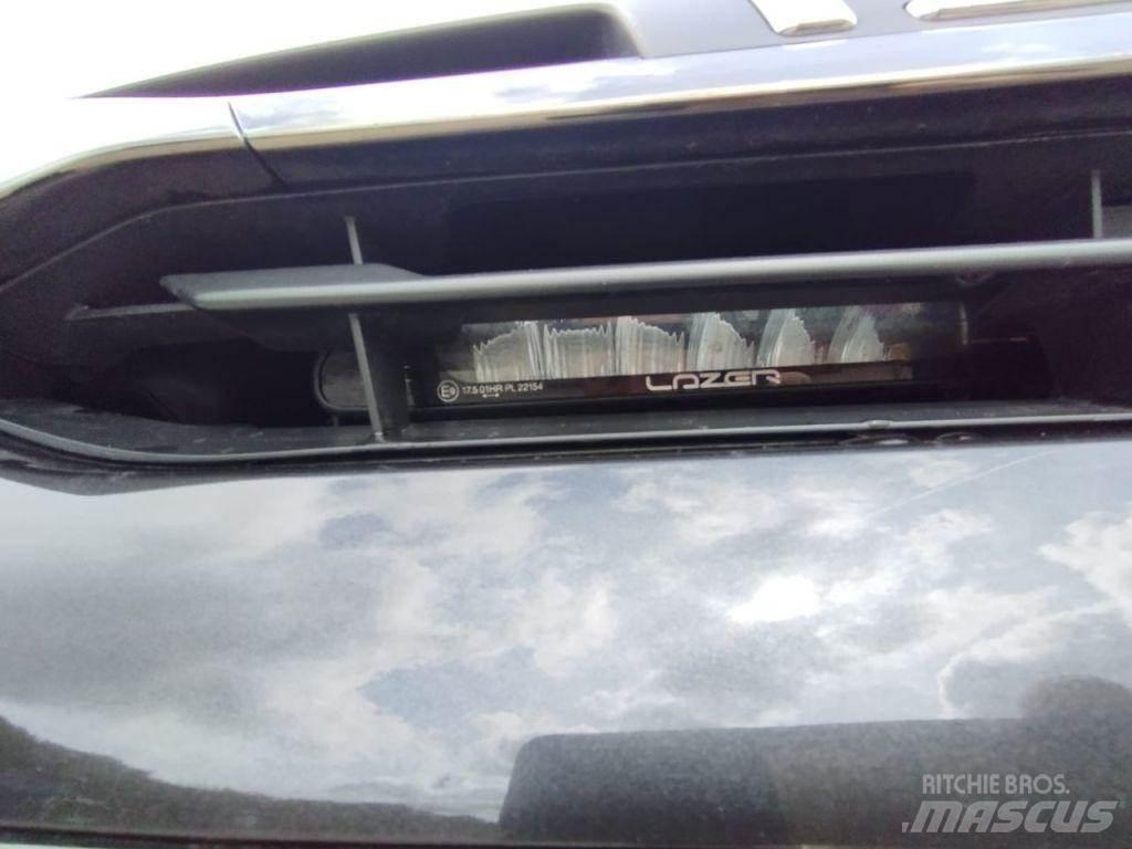 Isuzu V-Cross Пікапи / Бічне розвантаження