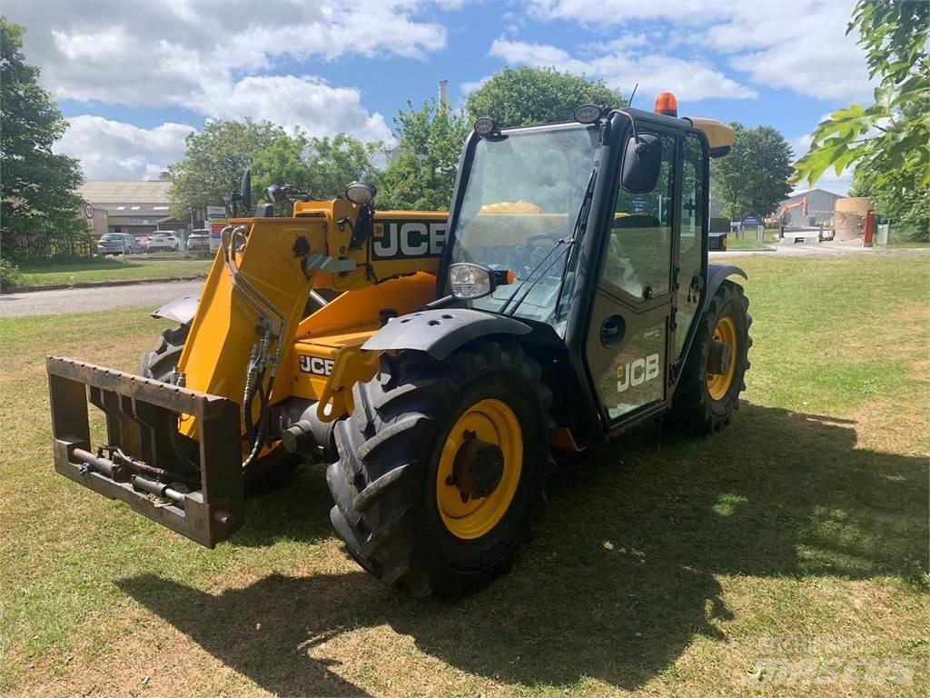 JCB 527-58 Телескопічні навантажувачі