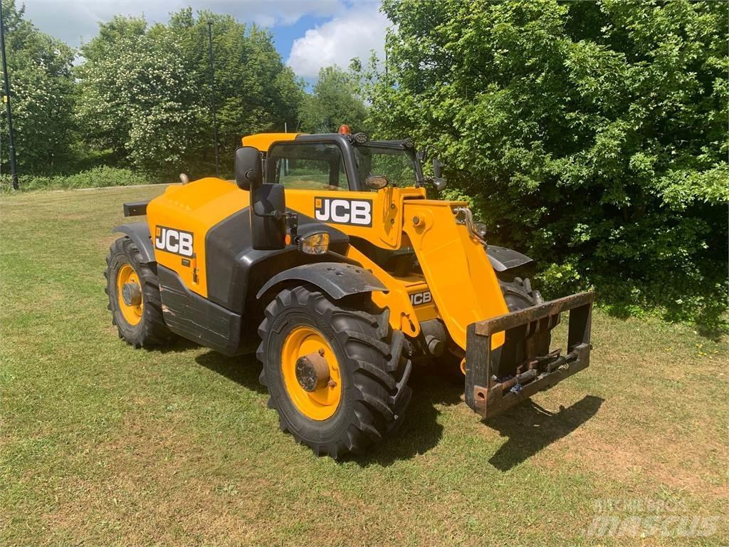 JCB 527-58 Телескопічні навантажувачі