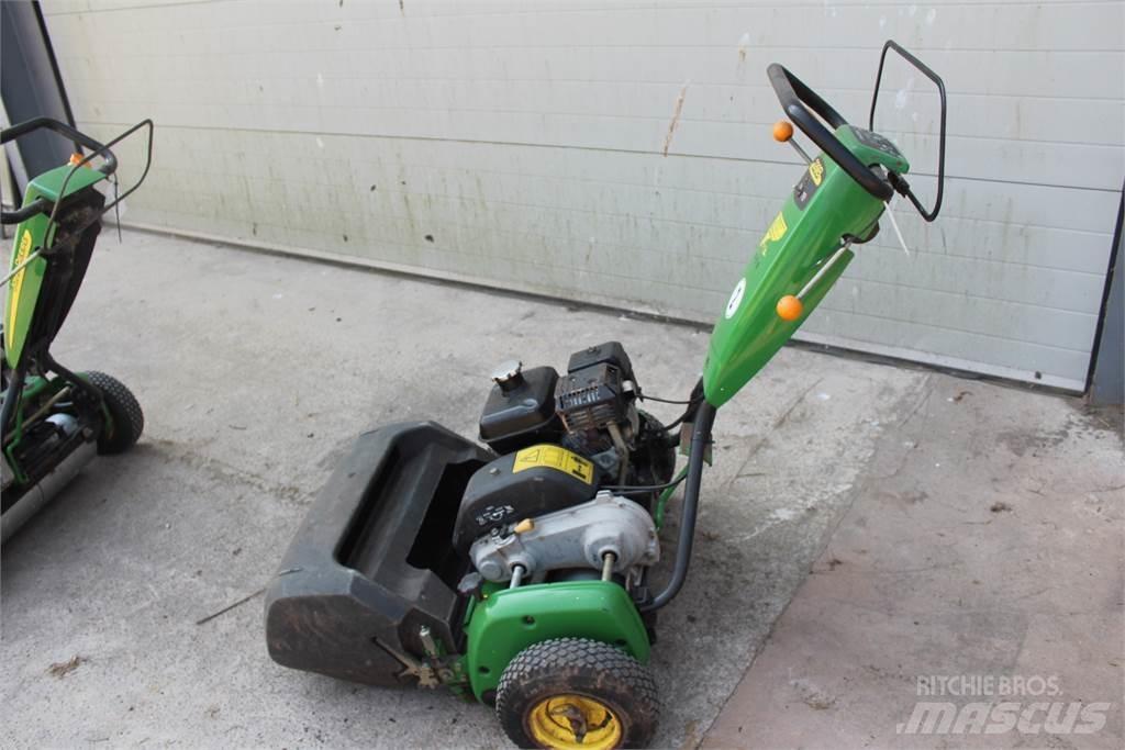 John Deere 220B Walk-behind косарка
