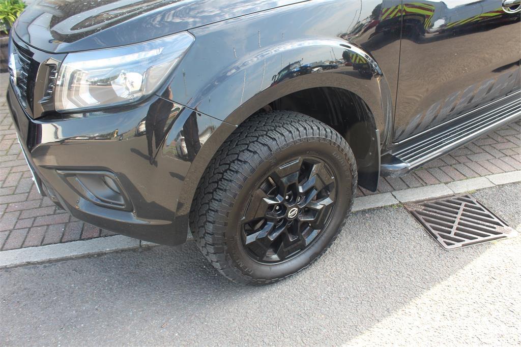 Nissan Navara Пікапи / Бічне розвантаження