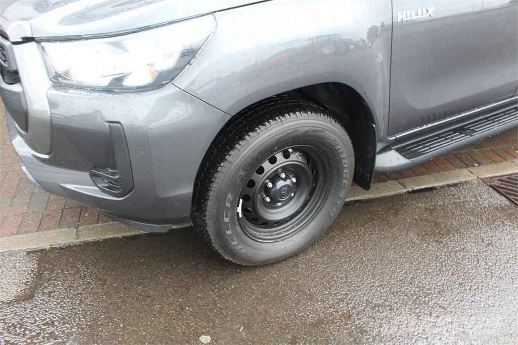 Toyota Hilux Пікапи / Бічне розвантаження