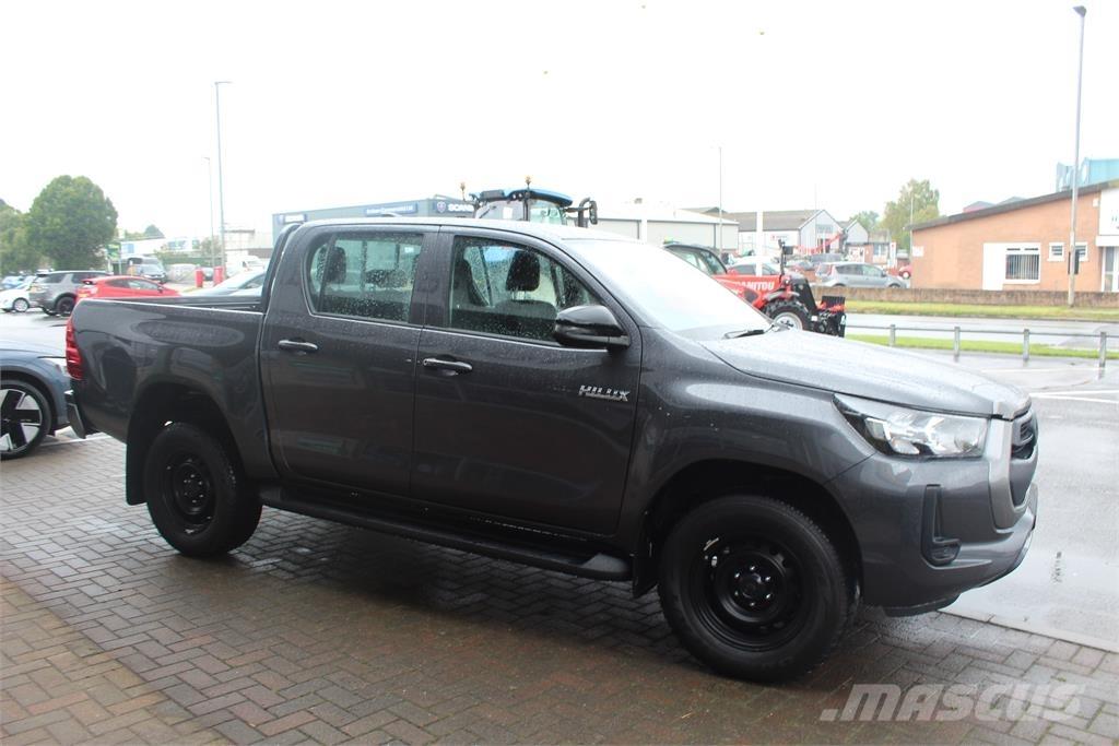 Toyota Hilux Пікапи / Бічне розвантаження