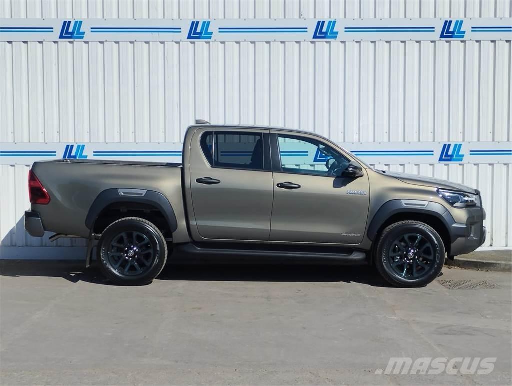 Toyota Invincible X Пікапи / Бічне розвантаження