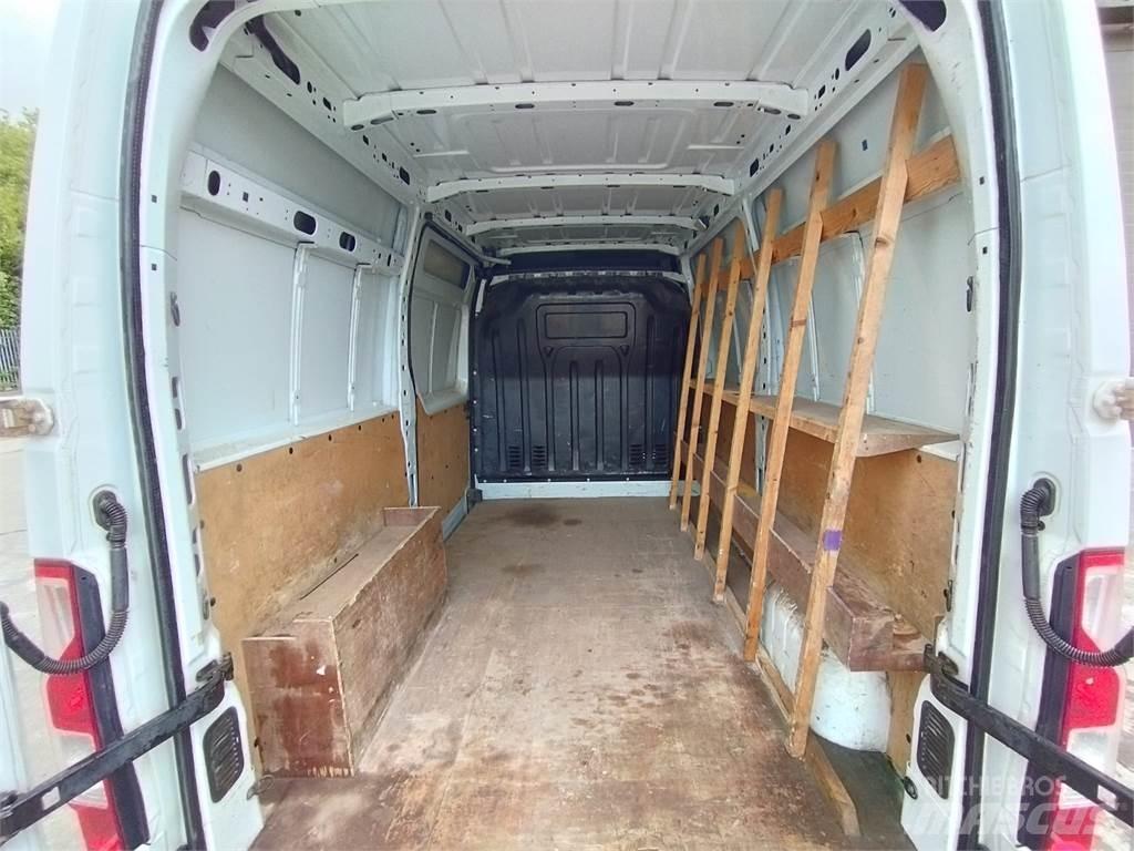 Vauxhall Movano Пікапи / Бічне розвантаження
