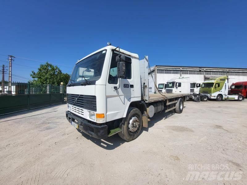 Volvo FL7 Вантажівки-платформи/бокове розвантаження