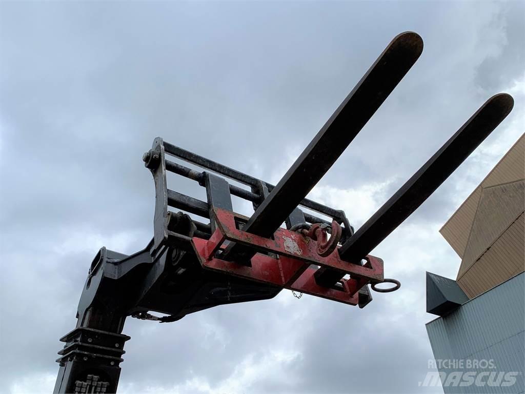 Ausa T144H Plus Телескопічний навантажувач