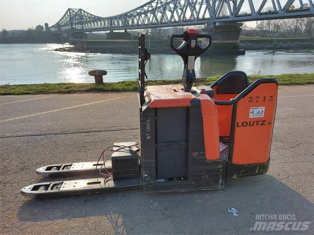 BT LPE240 Самохідні електроштабелери