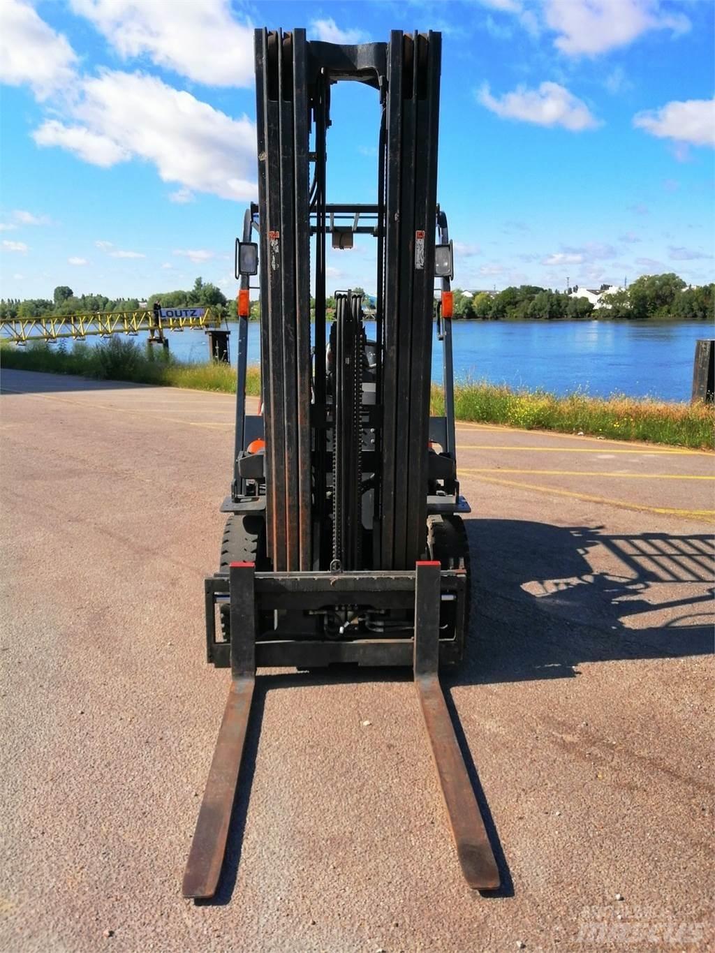 Doosan D25G Інше