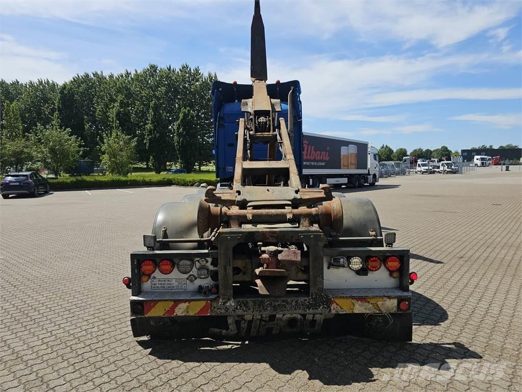 Scania R560 Вантажівки з гаковим підйомом