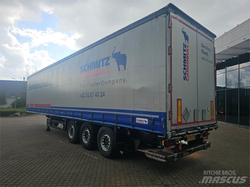Schmitz Cargobull 13,60 Тентовані напівпричепи