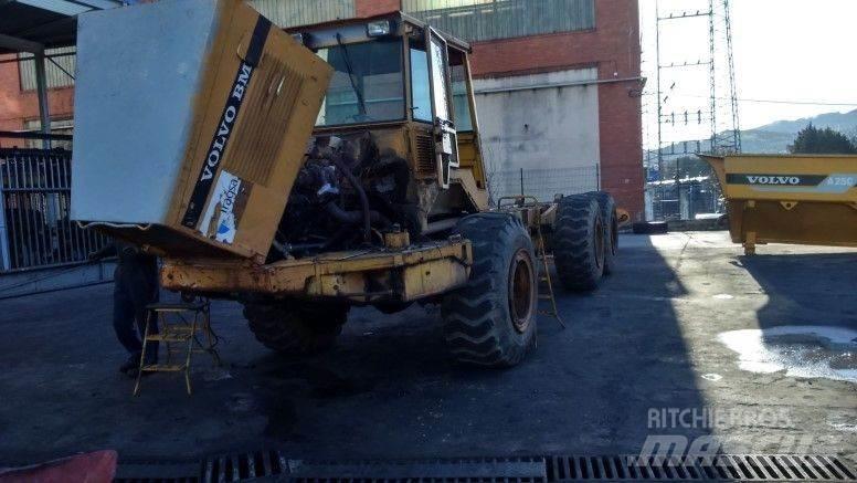Volvo A25B Зчленовані самоскиди