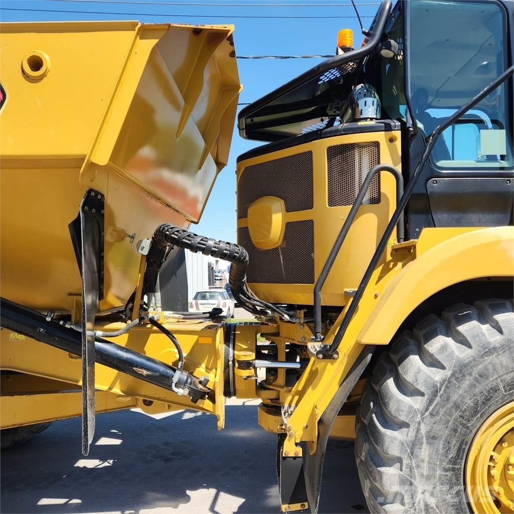 CAT 730C Зчленовані самоскиди