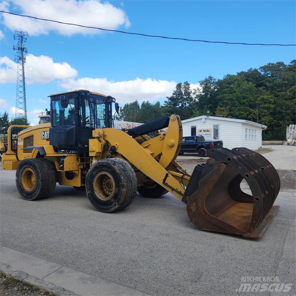 CAT 938M Фронтальні навантажувачі