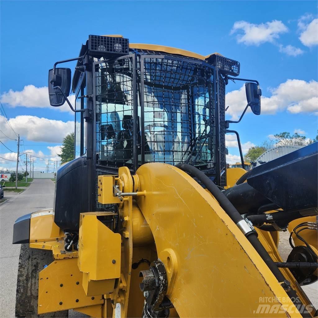 CAT 938M Фронтальні навантажувачі