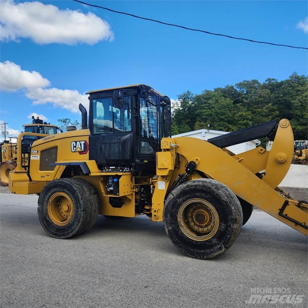 CAT 938M Фронтальні навантажувачі