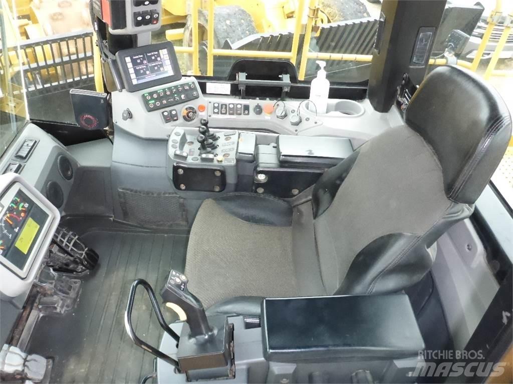 CAT 988K Фронтальні навантажувачі