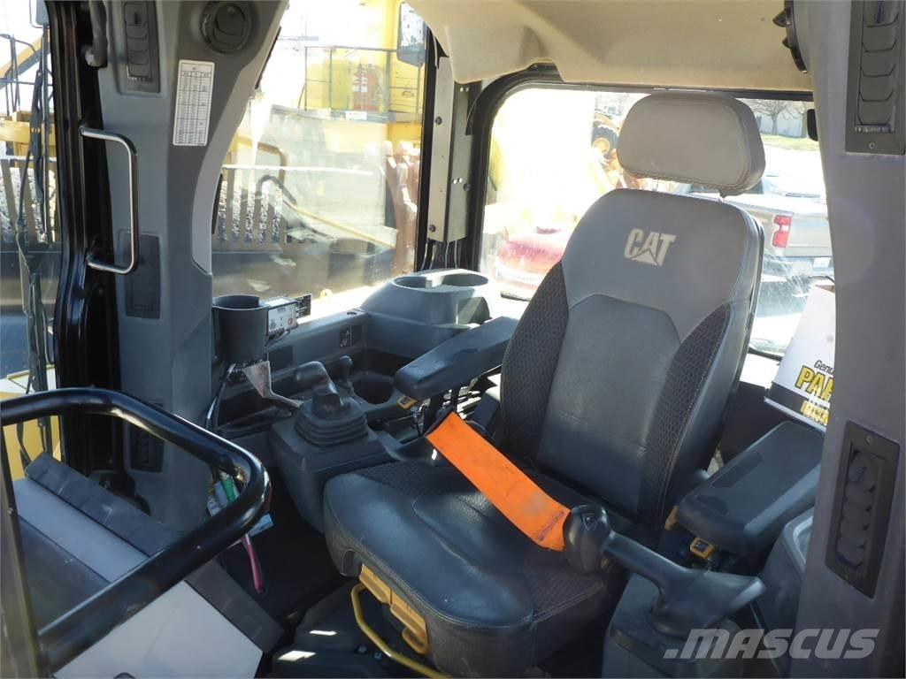 CAT D6 WH Гусеничні бульдозери
