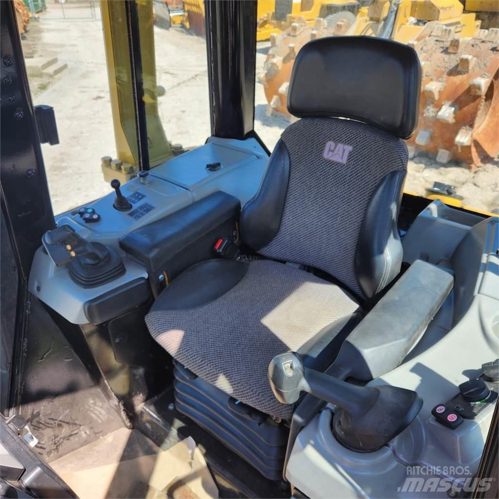 CAT D6N LGP Гусеничні бульдозери