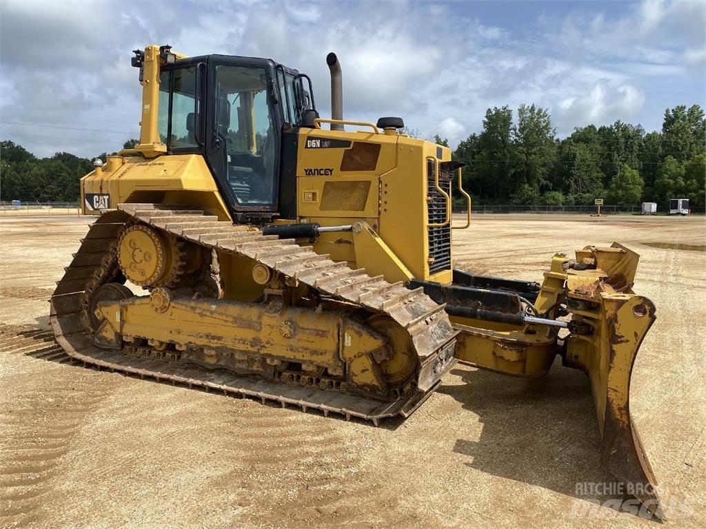 CAT D6N LGP Гусеничні бульдозери