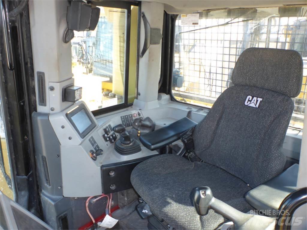 CAT D8T Гусеничні бульдозери