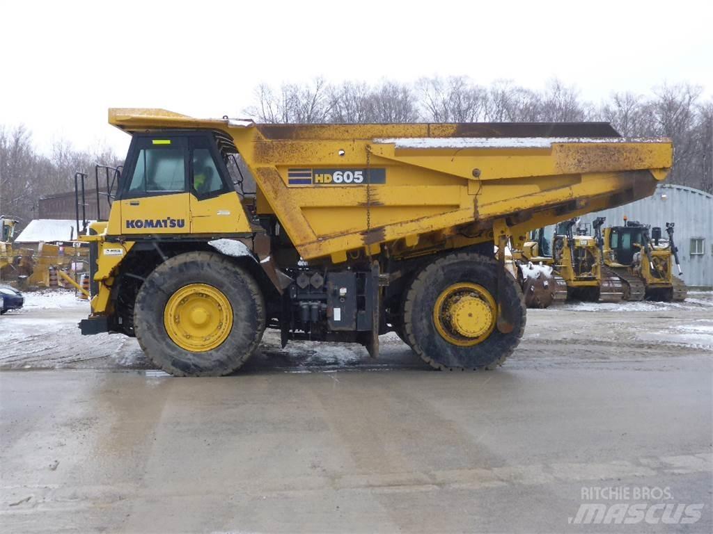 Komatsu HD605-7 Кар`єрні самоскиди