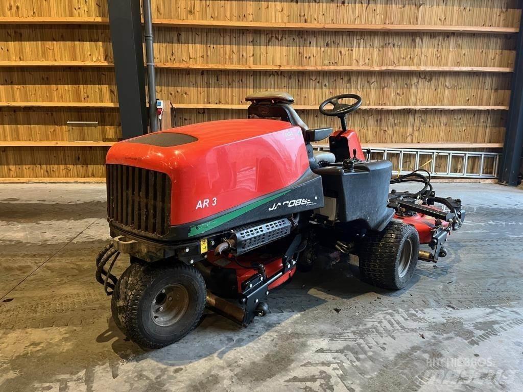 Jacobsen AR-3 Самохідні газонокосарки